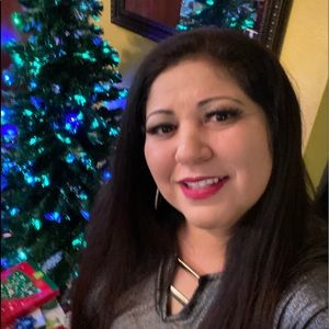 Meet your Posher, Angelica